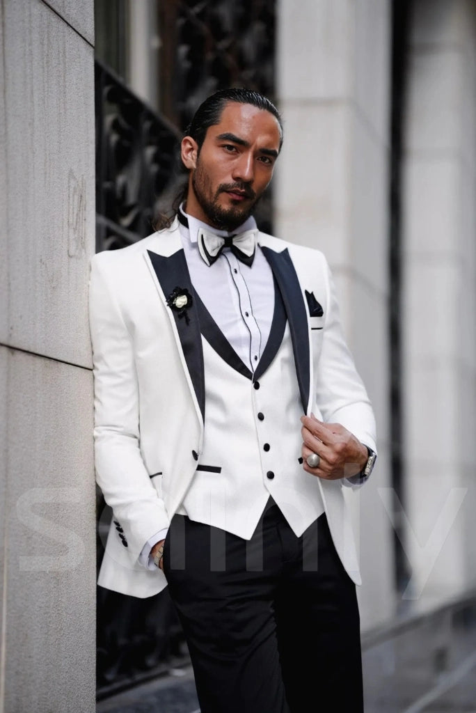 Elegant black and white suit with classic design-side