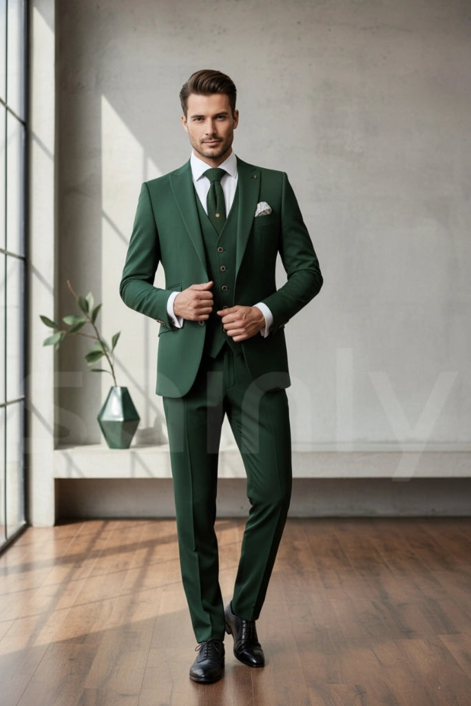 Elegant emerald green suit for men with matching pants-fornt