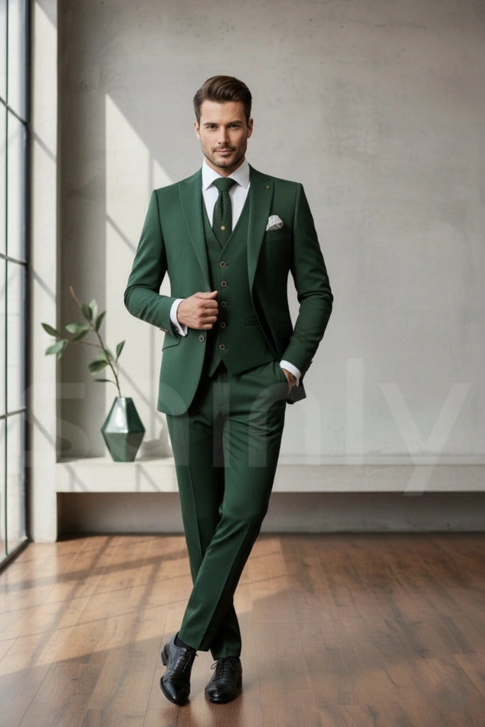Men emerald green suit with slim fit blazer and trousers-front