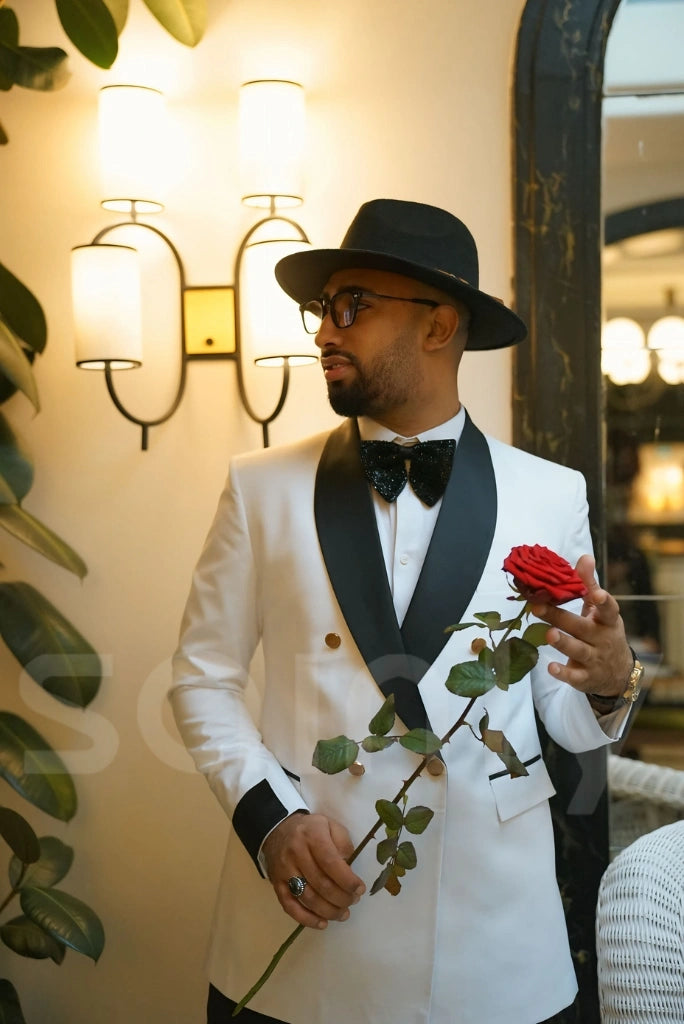 Elegant double-breasted suit for business meet