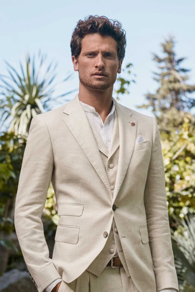 Men beige three pocket suit-front