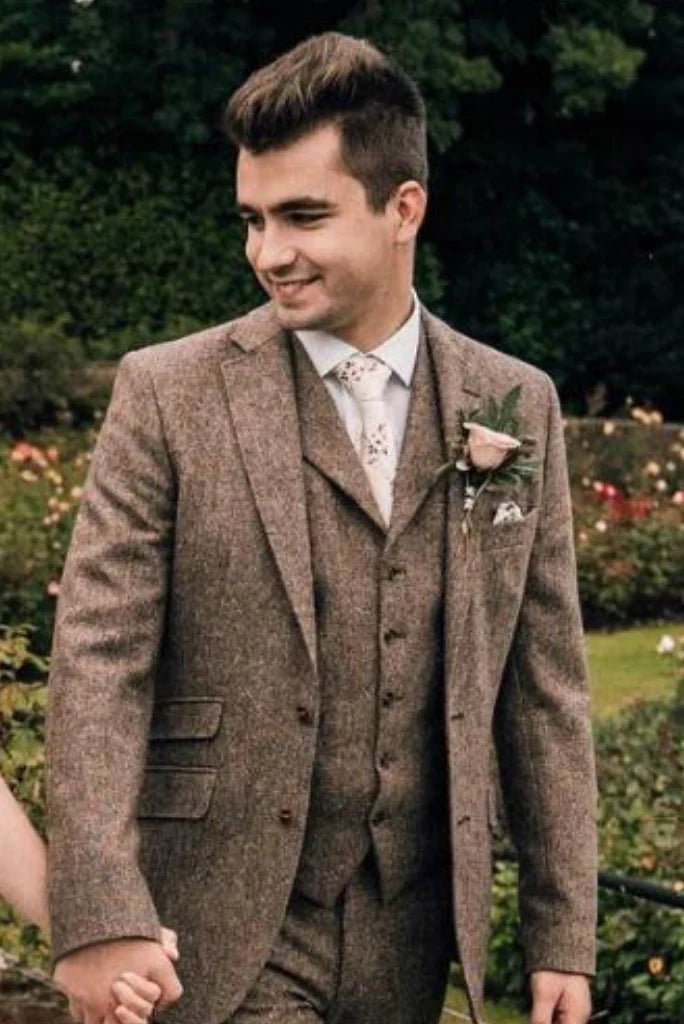 Men brown tweed blazer-front