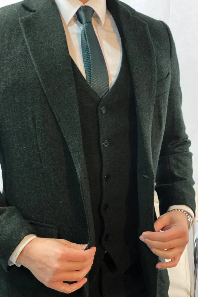 Men forest green tweed suit-front