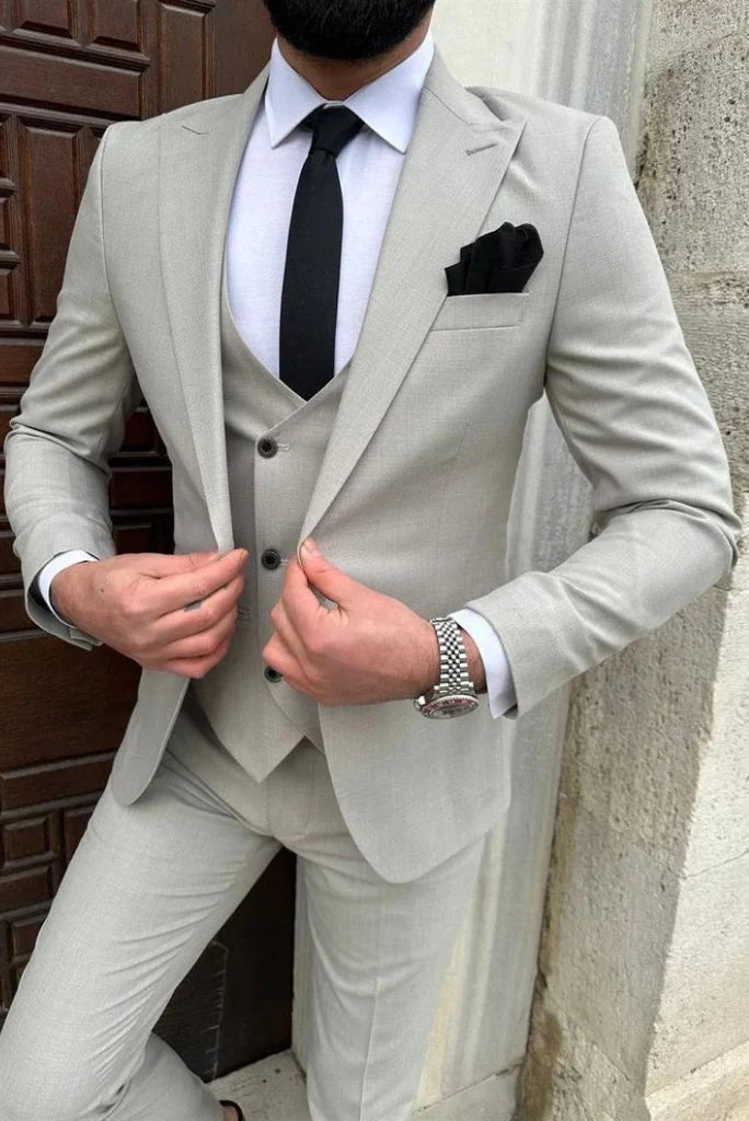 Men grey tailored fir suit