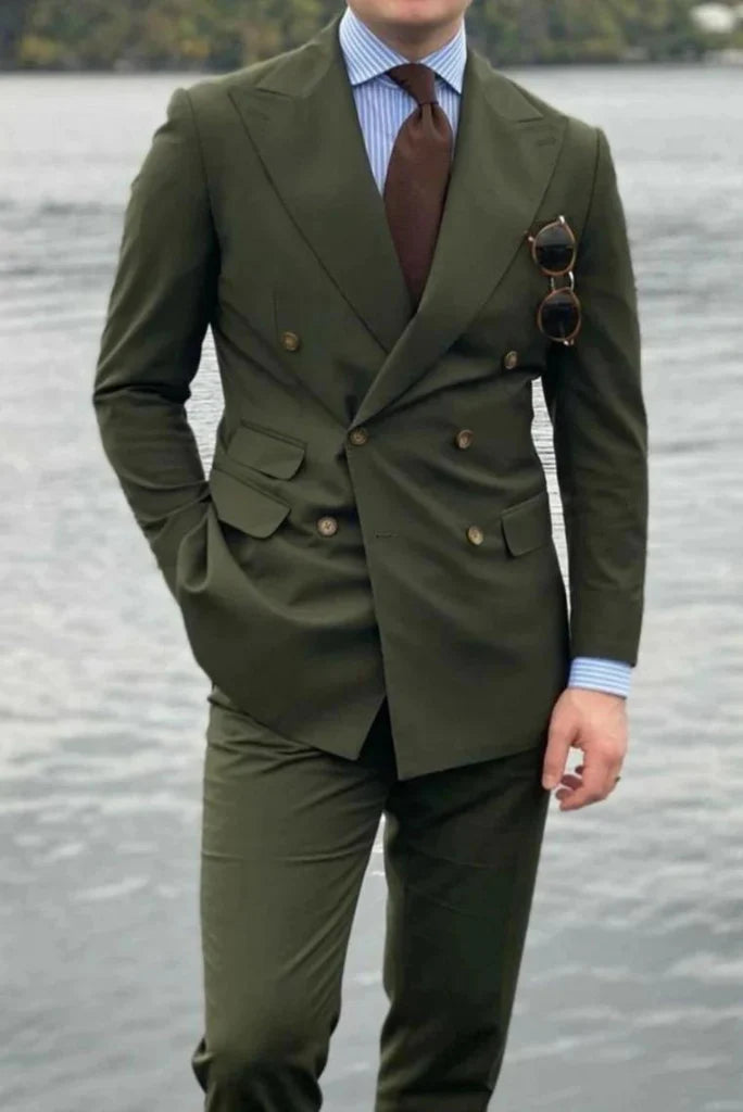 Men notch lapel green suit-front