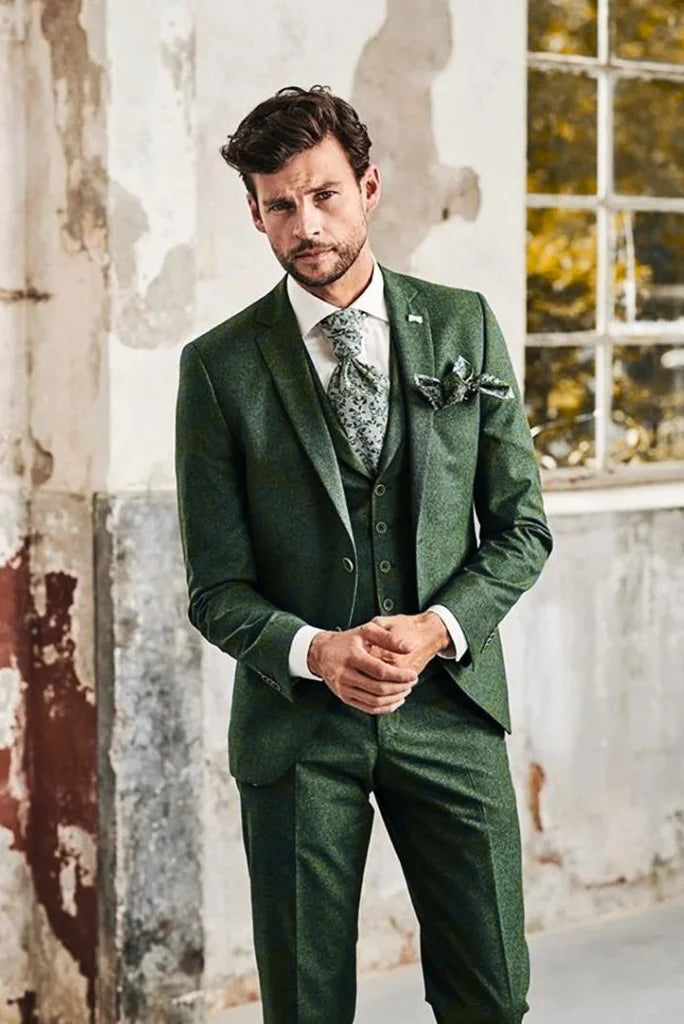 Men tweed green three piece-front