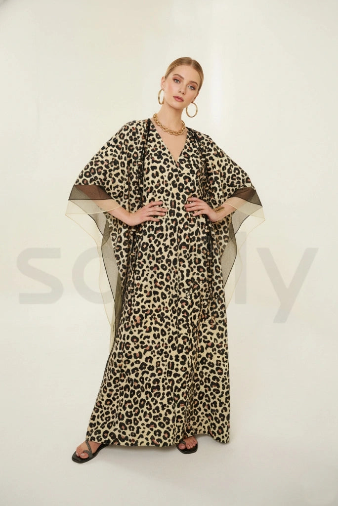 Stylish women kaftan outfit with relaxed fit-Front