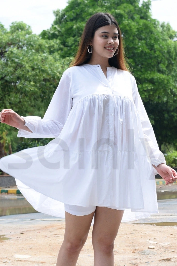Lightweight white linen tunic for summer wear-side