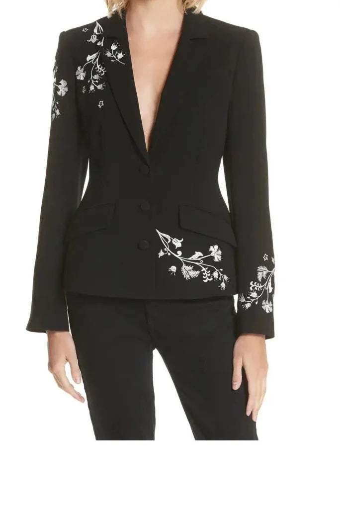 Women black suit -front