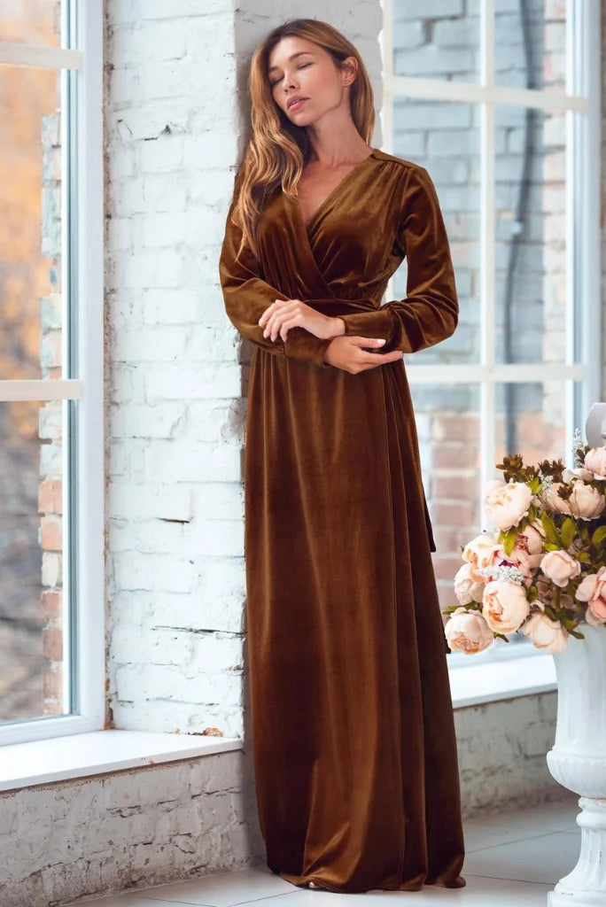 Women brown robe-front