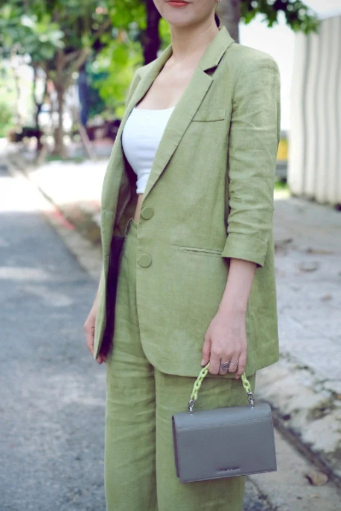 Women linen blazer-front