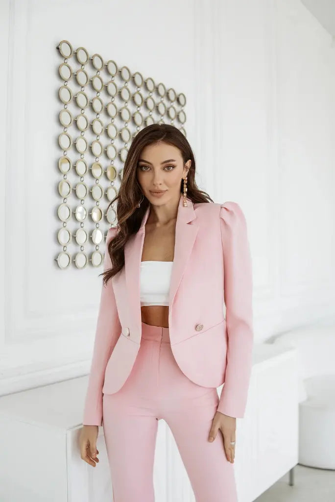 Women pink suit-front