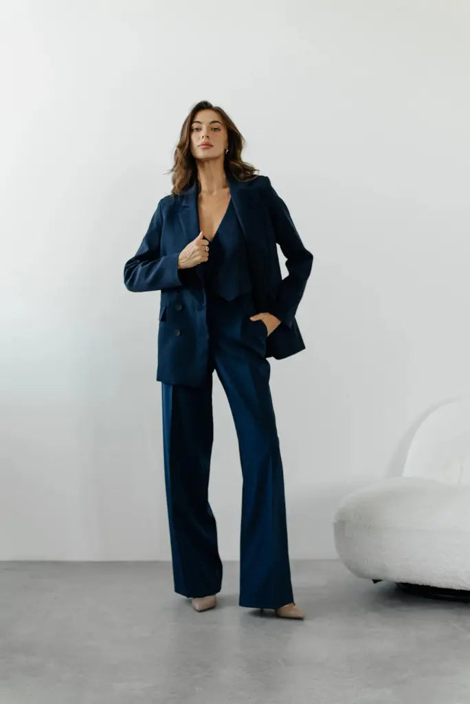 Women double breasted suit-front