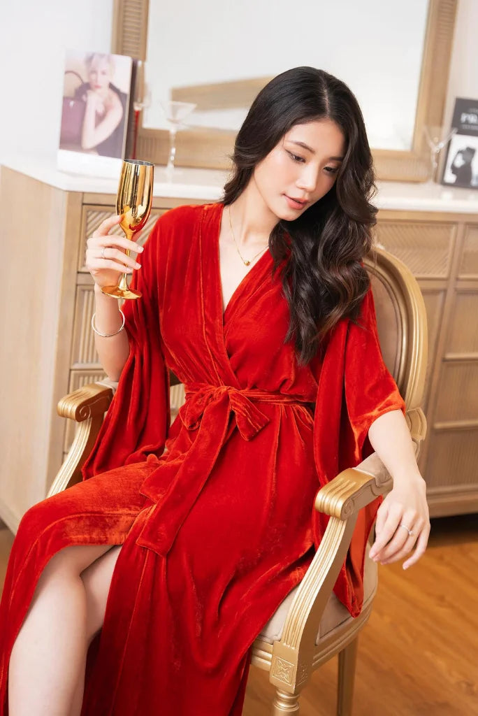 Women red kimono-front