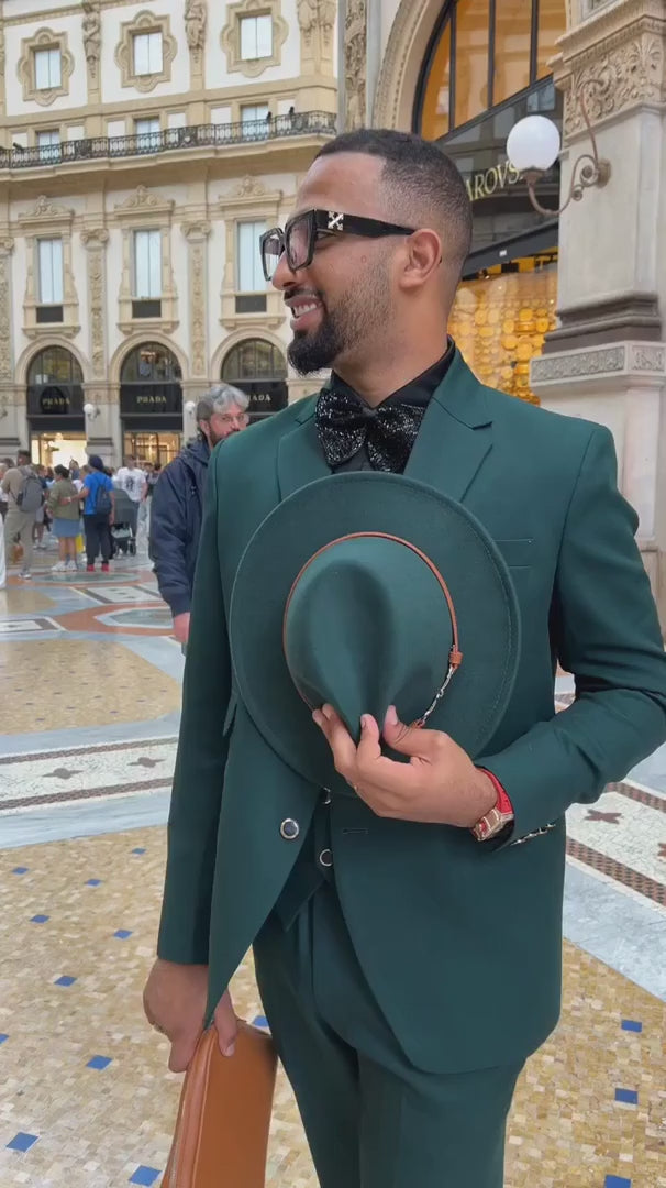 Sainly men emerald green suit
